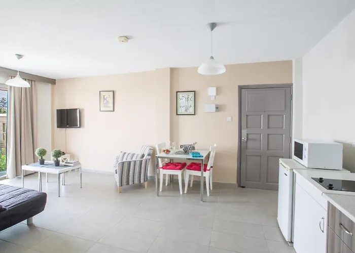 So4 Apartament Ajia Napa