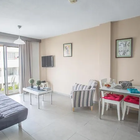 So4 Apartment *